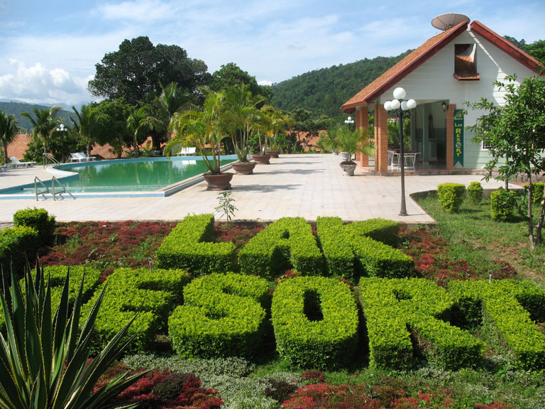 LAK RESORT